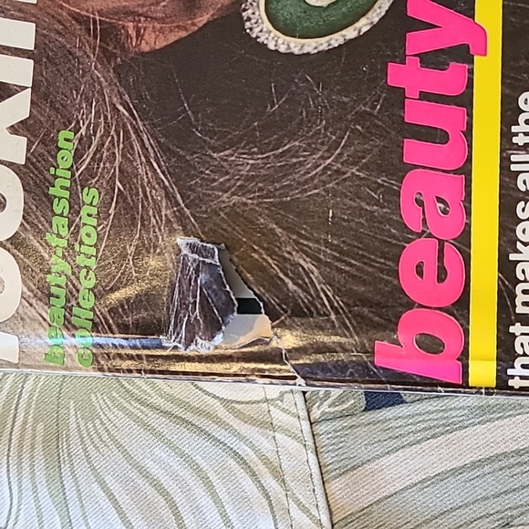 Vintage Vogue Magazine October 1976 - Picture 4 of 4